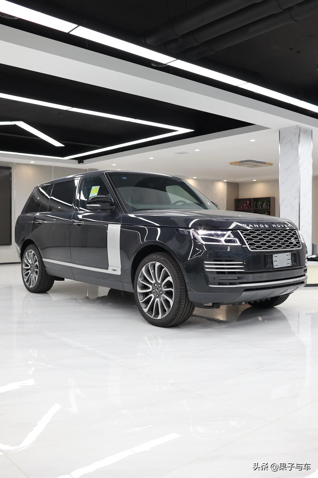 2021款路虎揽胜行政汽油创世加长