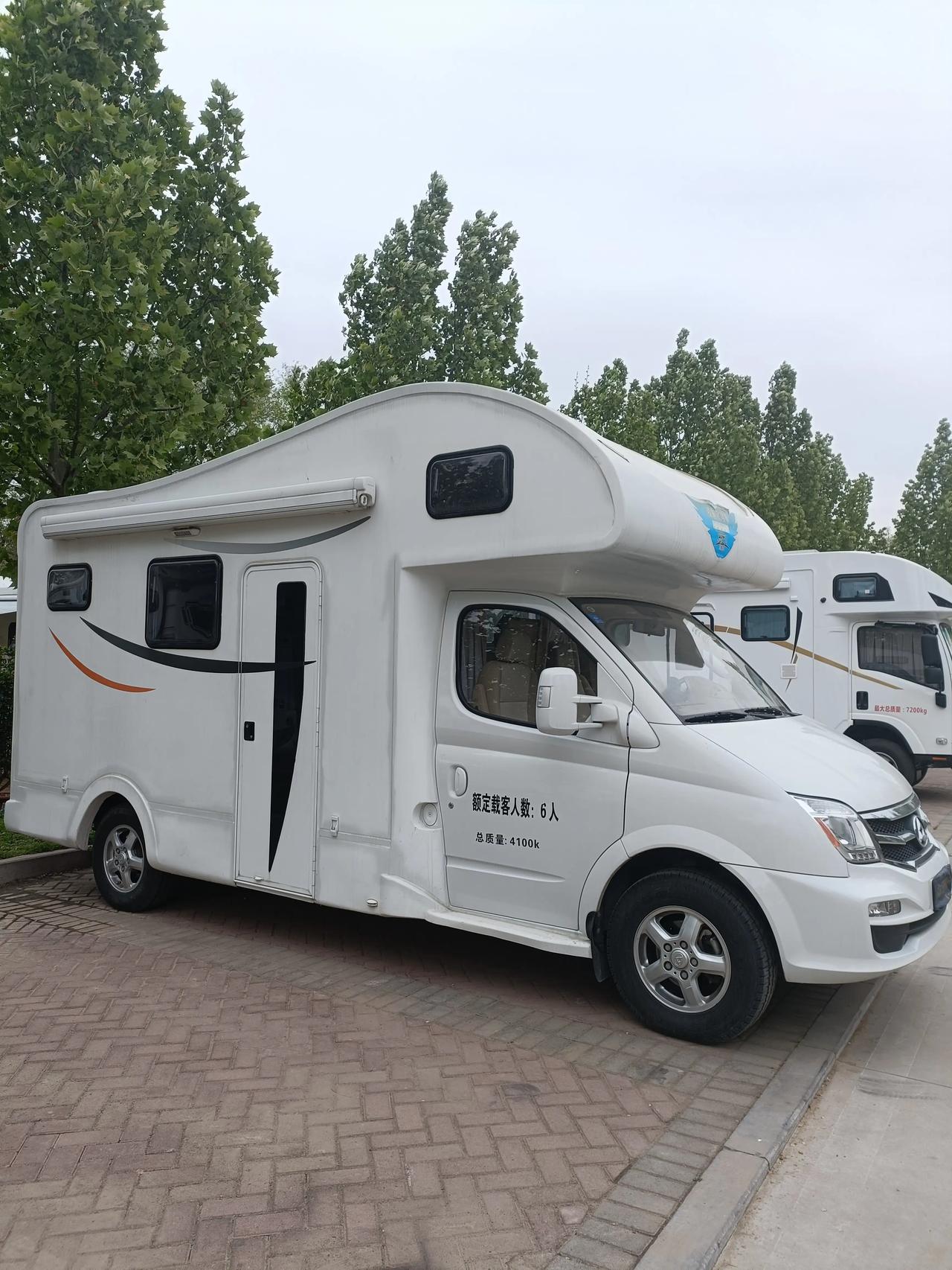 二手爱旅途大通c型房车2018年4月份上牌行驶三万多公里柴油自动挡个人