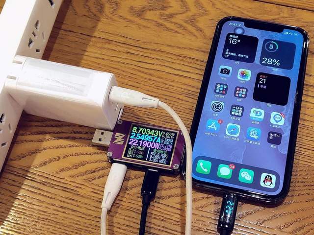 年终好物推荐：一个顶多个，ORICO 100W氮化镓充电器上手实测