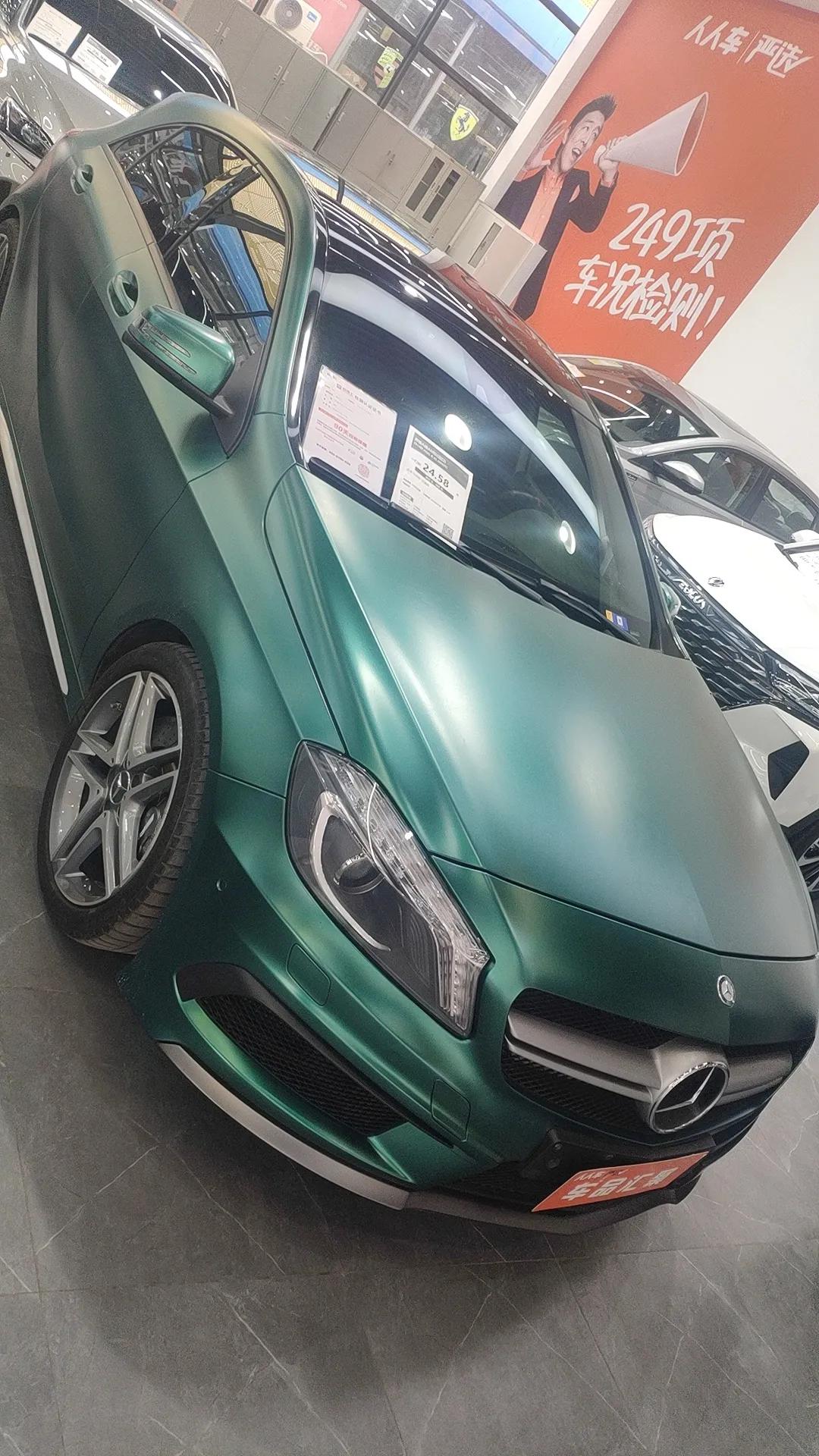 奔驰进口a级原车白色贴的改色膜2014款四驱amga452016年上牌排量20t四