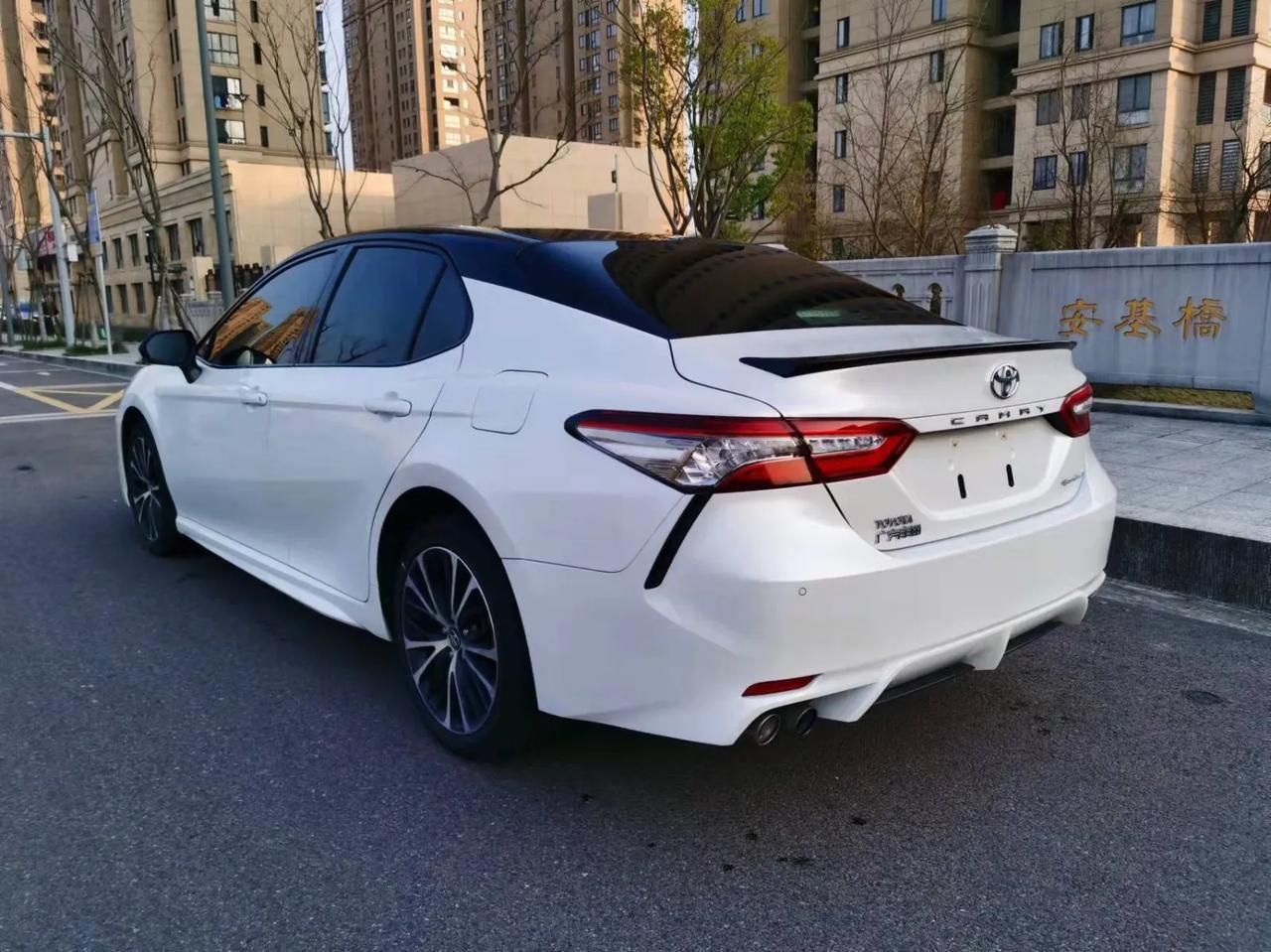 丰田凯美瑞2.0s锋尚运动版上牌日期:2018年9月车辆