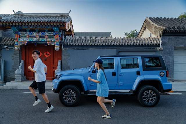 BJ40再出“王炸”款，新版“城市猎人”起售15.98万元
