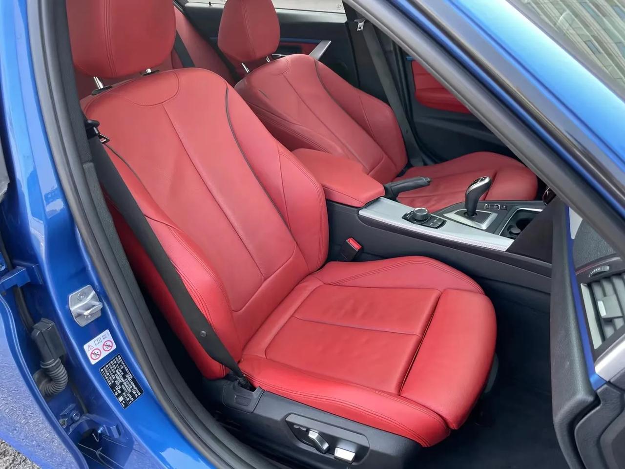 宝马320im运动这一代的内饰不好看德系车的座垫都没有日系车舒服太薄