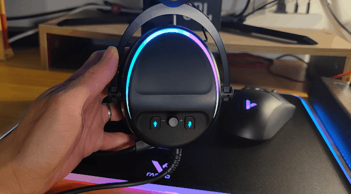 RGB配合虚拟7.1声道，从此战场无往不胜！