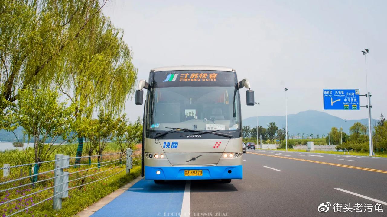 照片中为西沃xw6122a车型 b7r底盘,现在看依旧经典,一切都过去了,现在