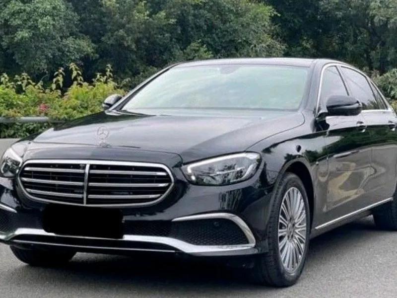 求购20款奔驰e300立标和宝马530颜色为黑色里程不超过4万公里要无事故