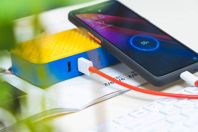 桌面充电器还能这样玩？IDMIX P65 PRO上手，积木模块好评