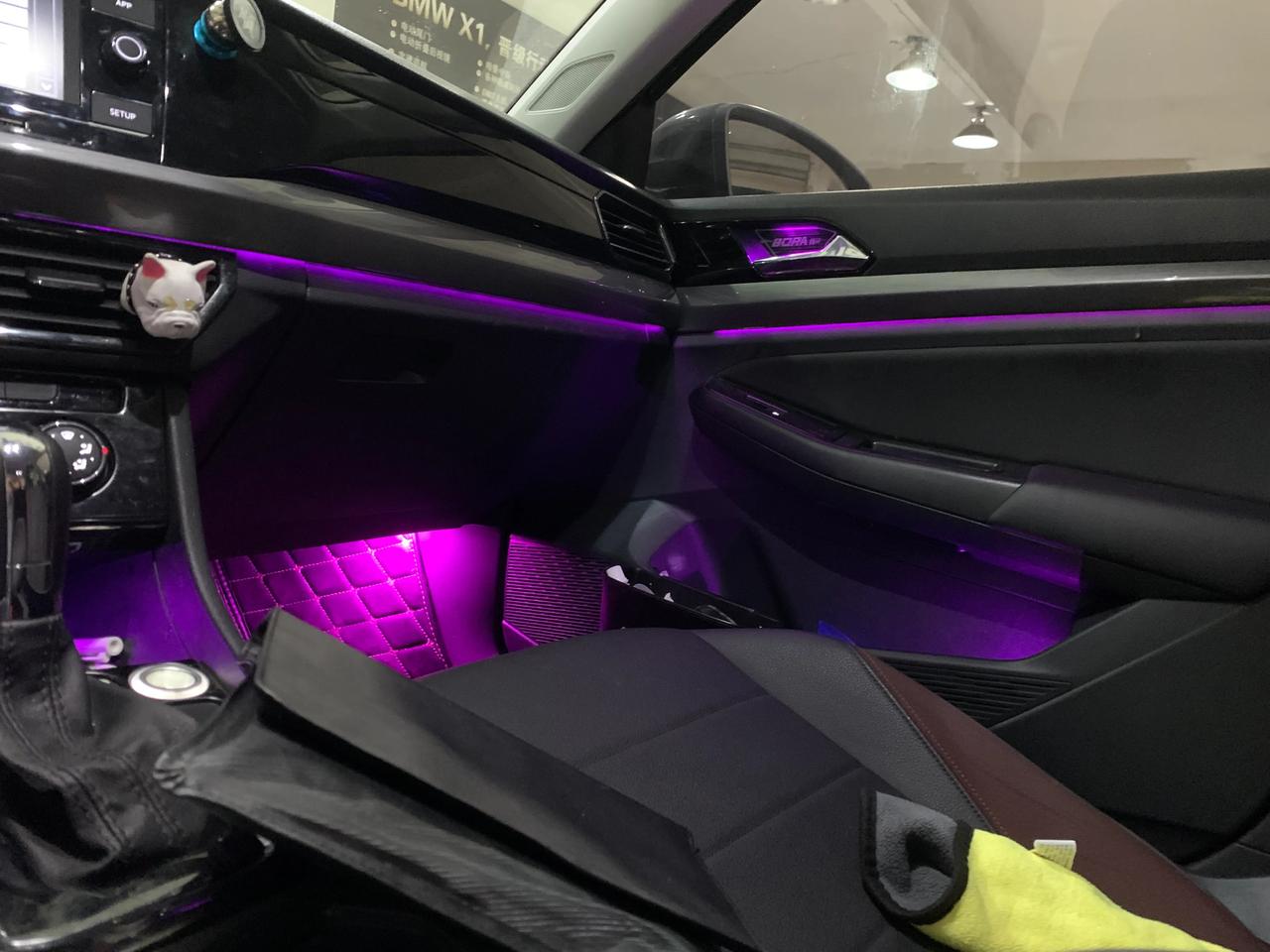 大众车也能多姿多彩全新宝来氛围灯280d主机