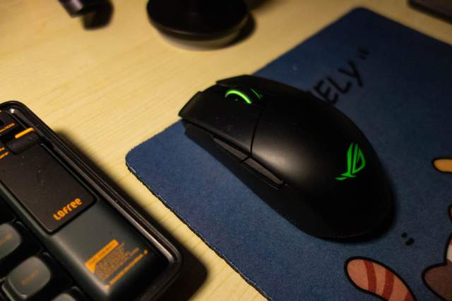 ROG影刃2无线鼠标，经典铸就好手感