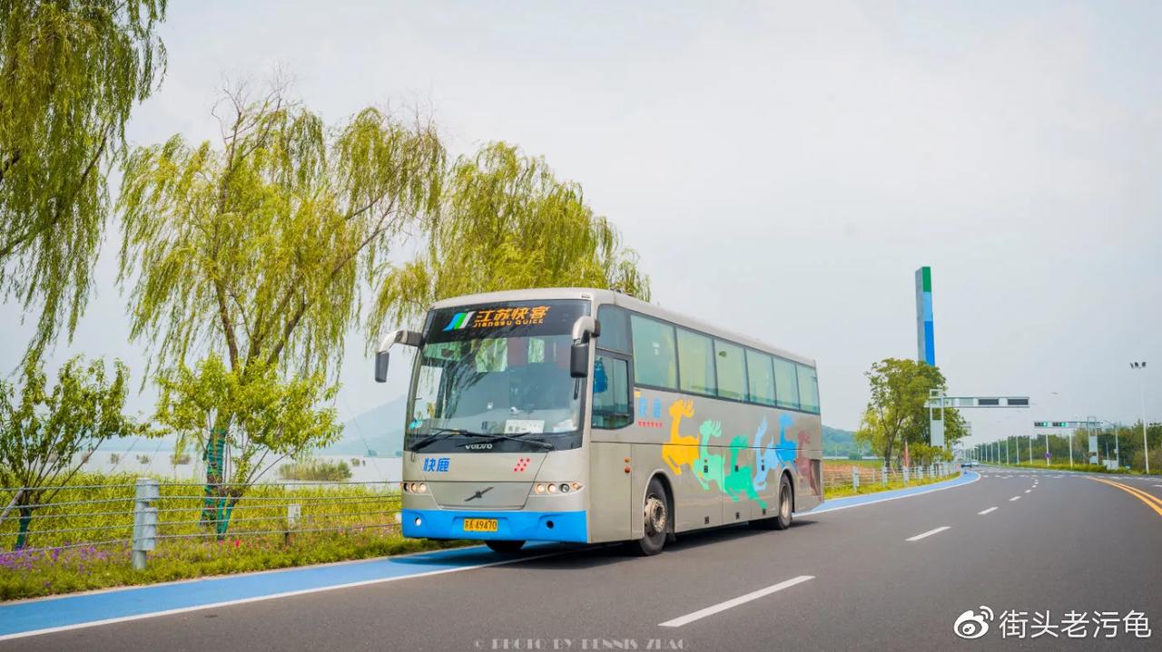 照片中為西沃xw6122a車型 b7r底盤,現在看依舊經典,一切都過去了,現在