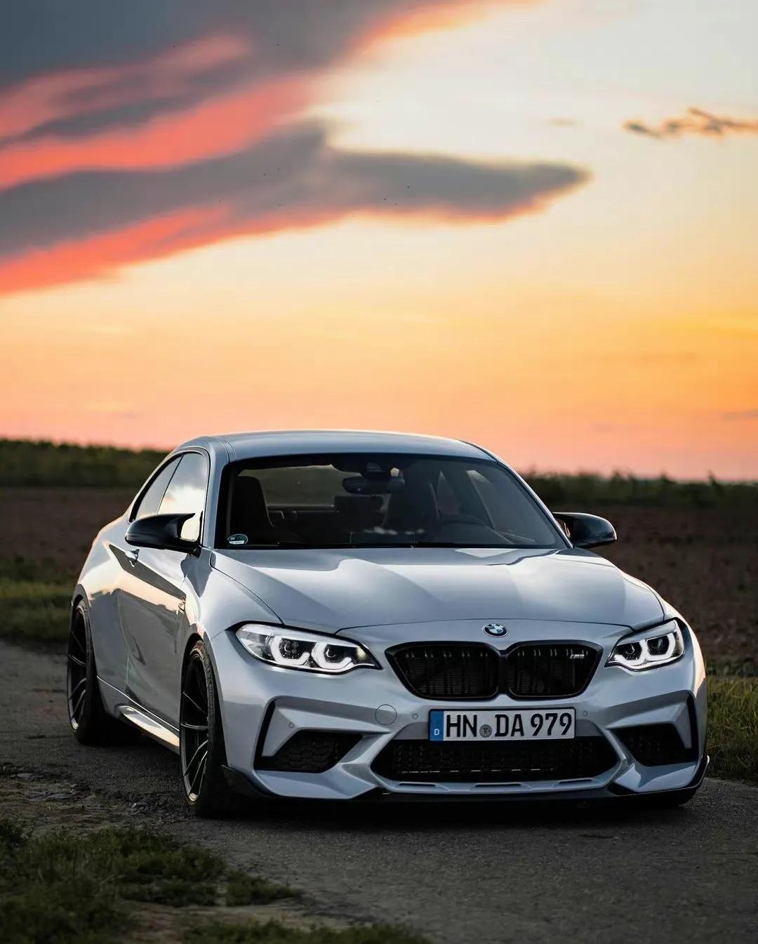 宝马m2c这小小的性能车性能迷们谁顶得住