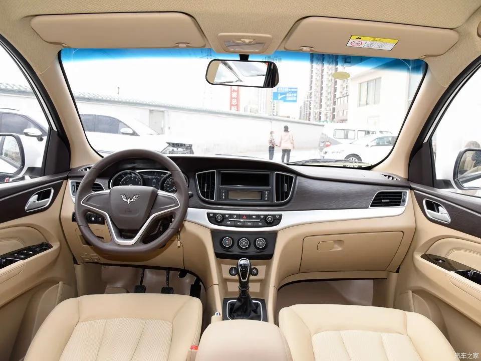 五菱730 2020款 非营运车 1.5l 手动超值版 7座