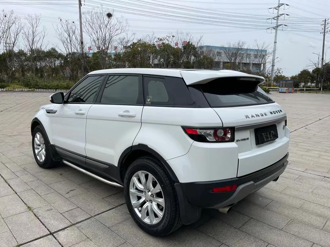 899w14年路虎极光15077805995