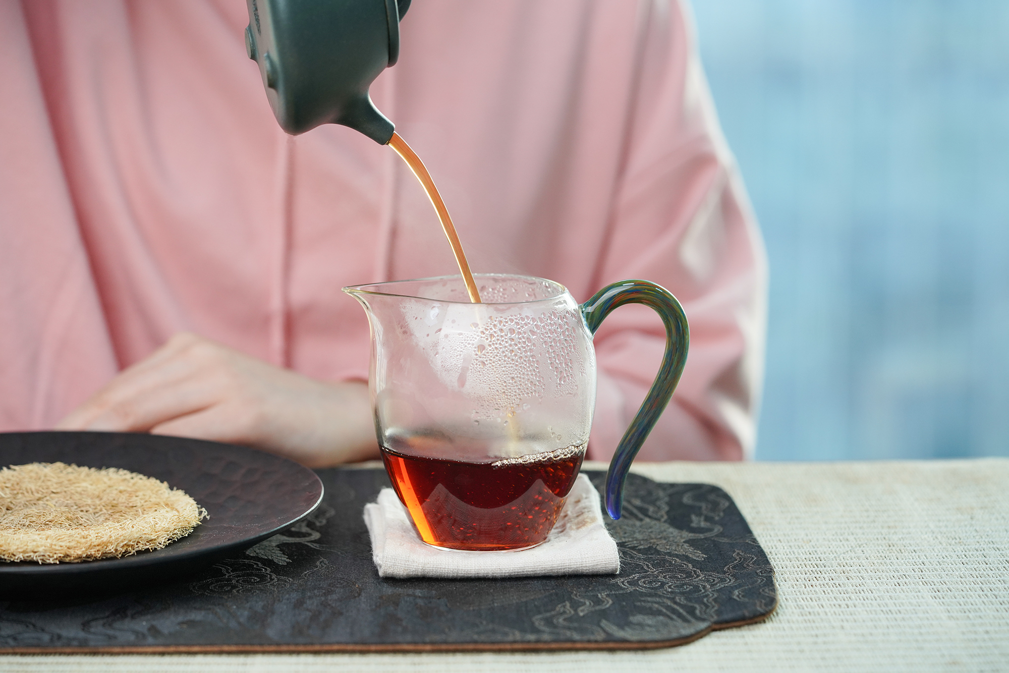 小喜年：获得“国际名茶金奖”的普洱熟茶，是什么味道的？