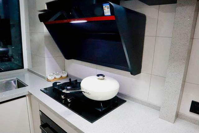 厨房油烟救星？专为中式厨房设计：cleadeep净味净烟机体验