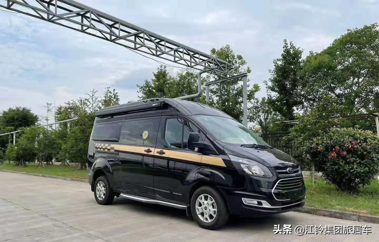 江铃原厂搭载生活区新能源系统的西部小野牛房车来啦