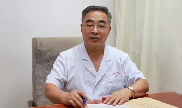 晚報(bào)|中方回應(yīng)美“強(qiáng)制撤離”駐上海總領(lǐng)館人員、4萬余名醫(yī)務(wù)支援上海