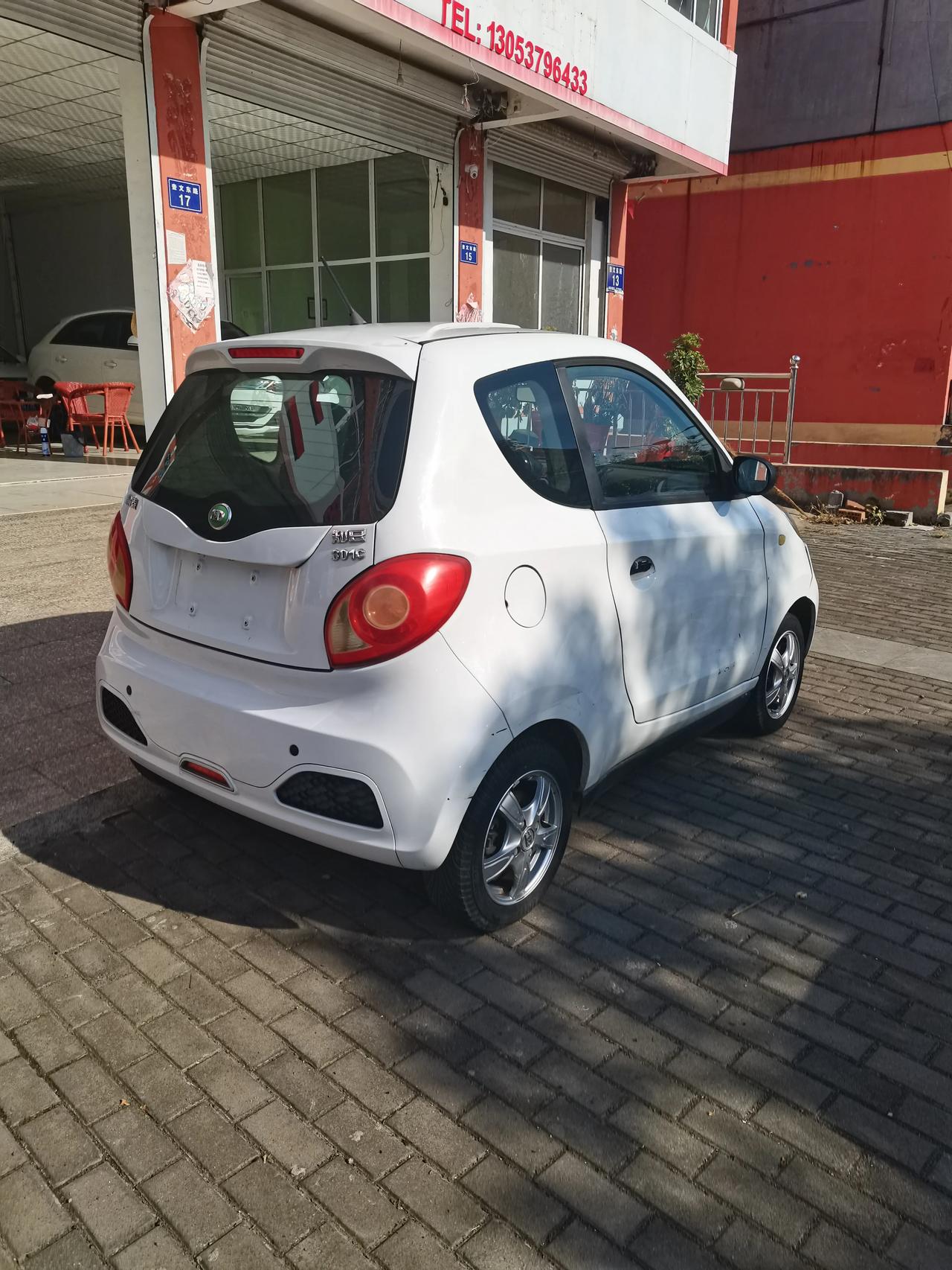 15年底上牌众泰知豆301c车况原版原漆实表1万多公里