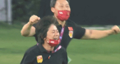 �й�Ů���ɱ˲��ȼ���ˣ�����Ů���ճ�һ���������ţ�