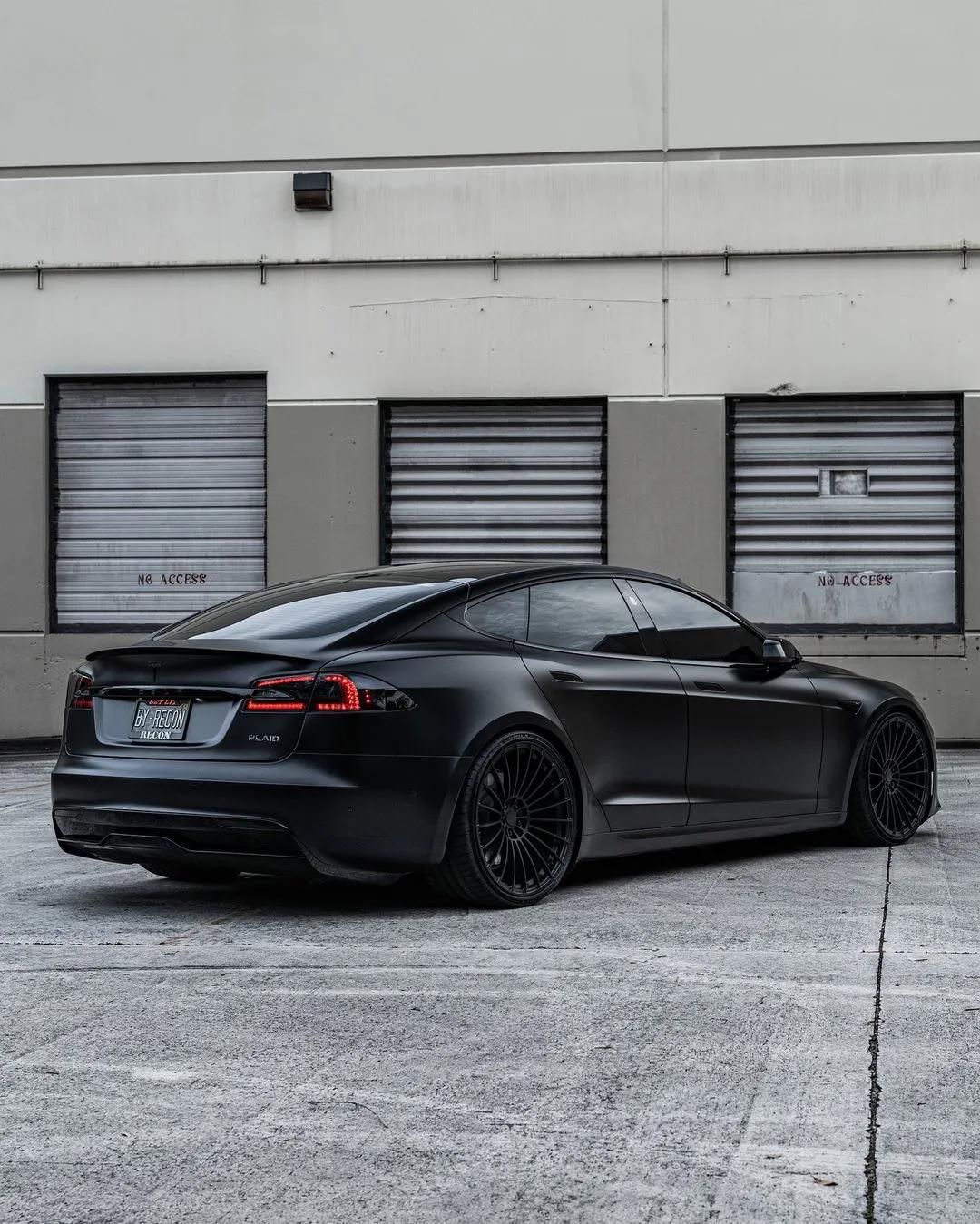 teslamodelsplaid电动黑武士改车吧特斯拉