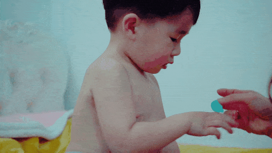 刷芯无线电子体温计，聪明的家长用起来，缓解宝宝发热带来的焦虑