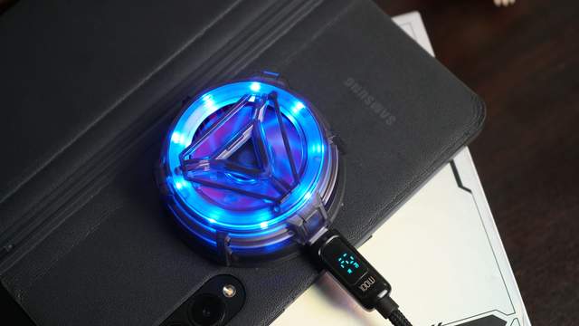 变形金刚x红魔联名版！红魔冰磁散热器来了