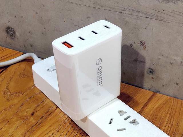 年终好物推荐：一个顶多个，ORICO 100W氮化镓充电器上手实测