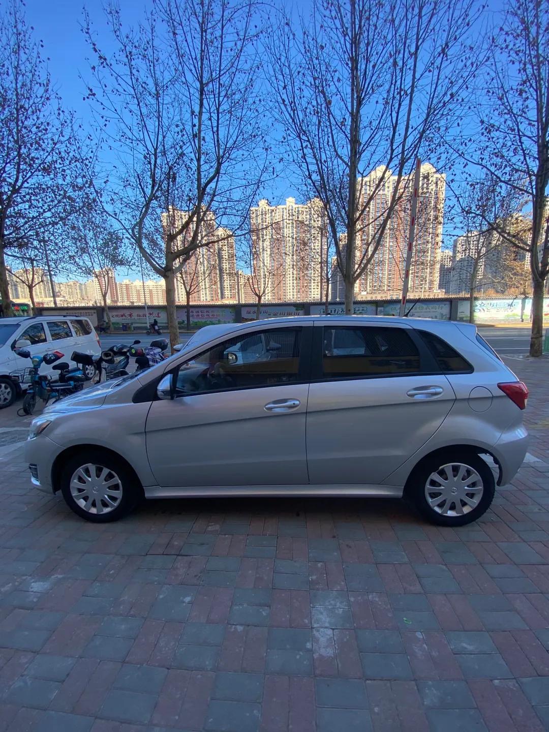 美女一手14年北汽e130手挡车况精品价格172仅此一台喜欢的找我汽车