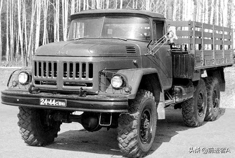 俄罗斯经典军车:吉尔131型军用卡车 近日,俄乌交战,战火四