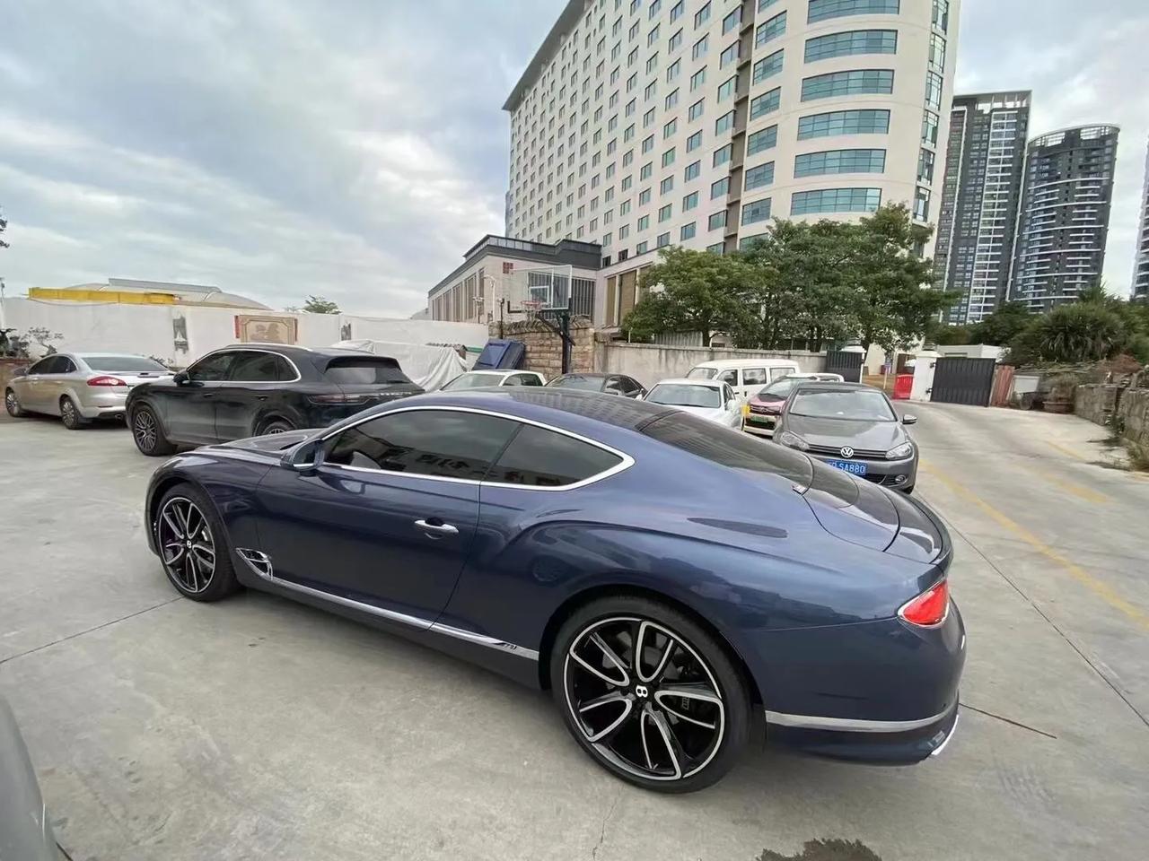 2021年,宾利欧陆gt6.0,1千多公里,准新车,你们喜欢