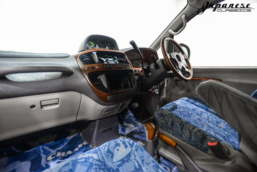 这是一台来自国外二手车网站的1996年三菱得利卡l400,外