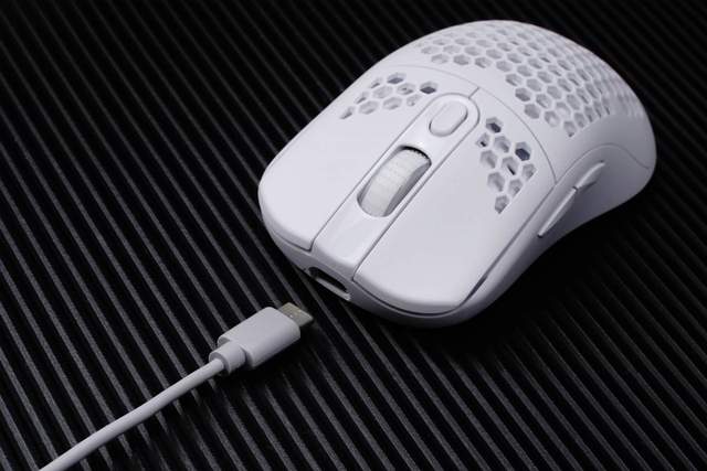 看着舒服，用着得劲，TT无线键鼠打造极简桌面好物