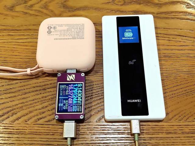 RAVPower自带线充电宝：圆润怡人设计，专为女性用户贴心而打造