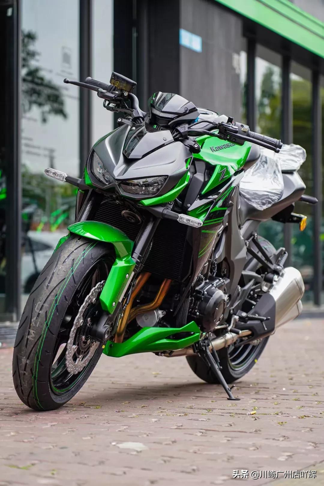 川崎z100022款四缸街车排量1043cc座高815mm车身154000