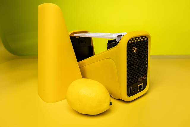 手机内存不够用、没电影资源？不要怕！极空间Z2S让你享受观影乐趣！