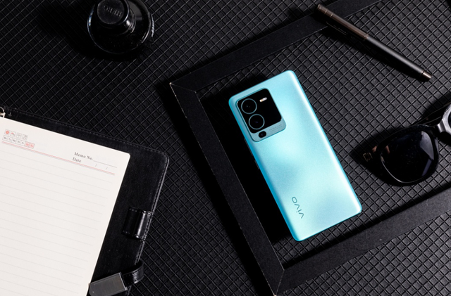 618选什么手机好？vivo S15 Pro设计性能影像俱佳