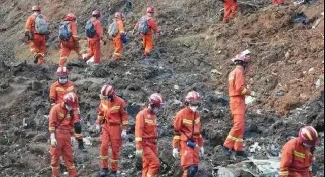 晚报|中方宣布对等反制、国防部回应F35与歼20近距离相遇