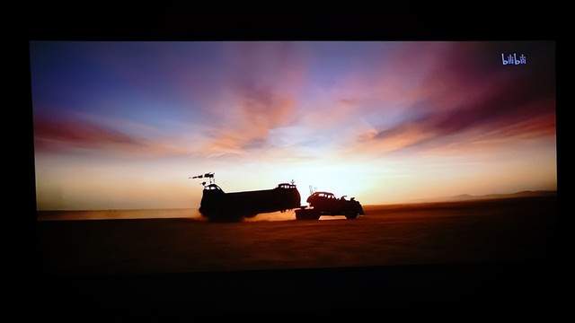 年轻人第一台4K投影仪，Vidda C1与峰米V10，谁能更胜一筹？