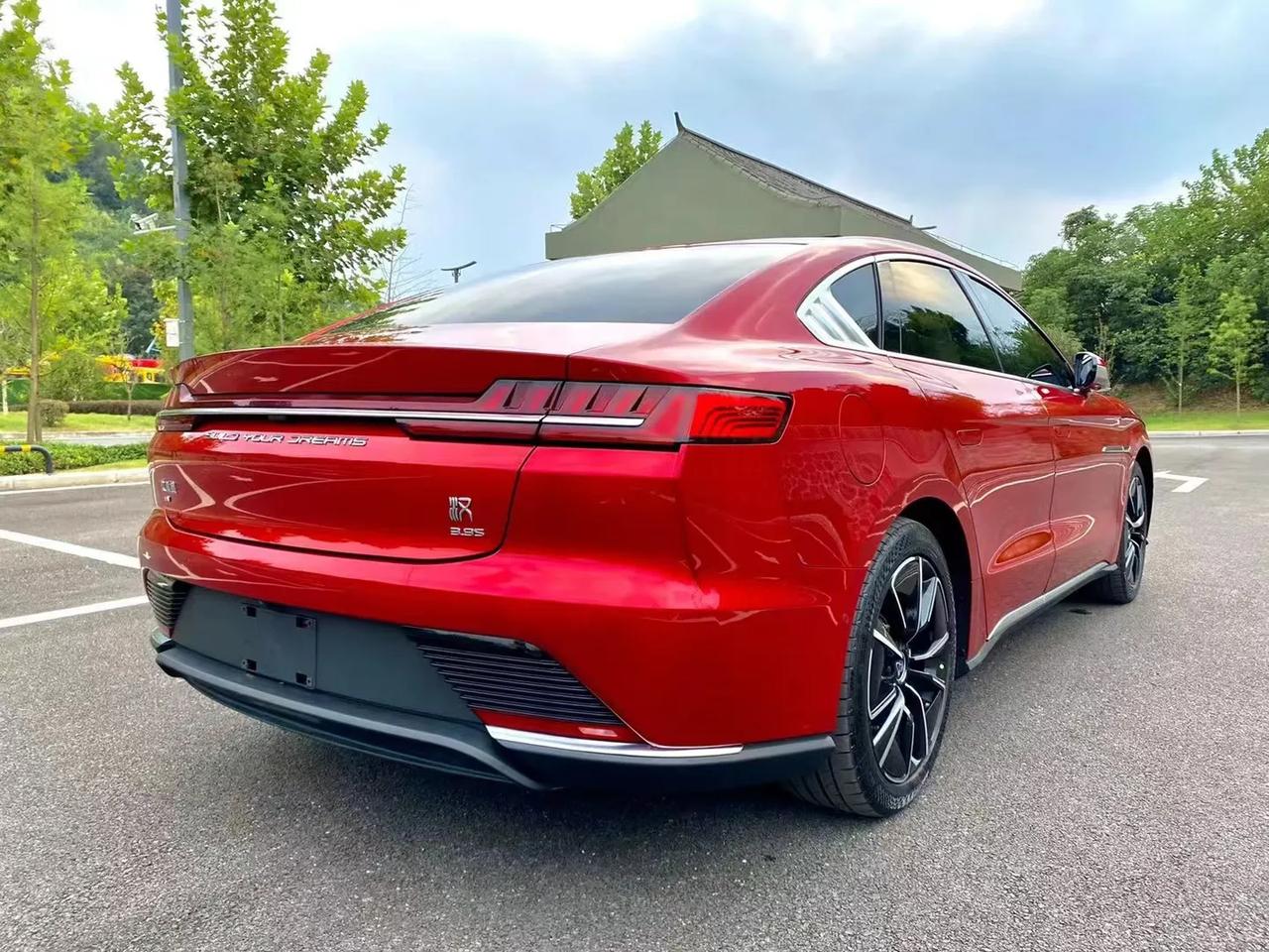 国庆红,红外红内的比亚迪汉ev,四驱高性能旗舰版 21年上牌