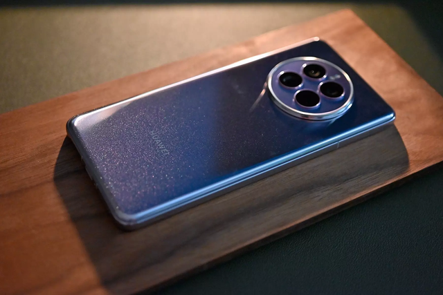 外媒：过度打压后的副作用，余承东表态，2023年华为归来不是梦