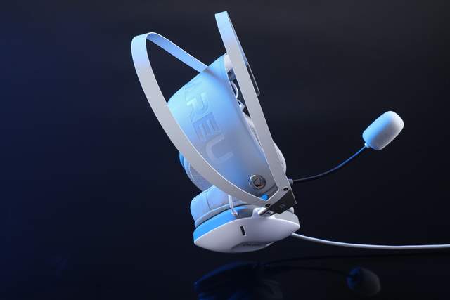 百元头戴式电竞耳机，达尔优A730方舟号让你沉浸在游戏世界！