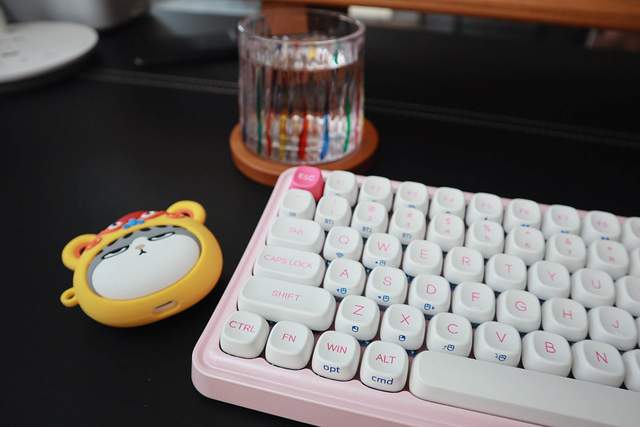 键盘里的小可爱，达尔优小方糖Z82三模机械键盘评测