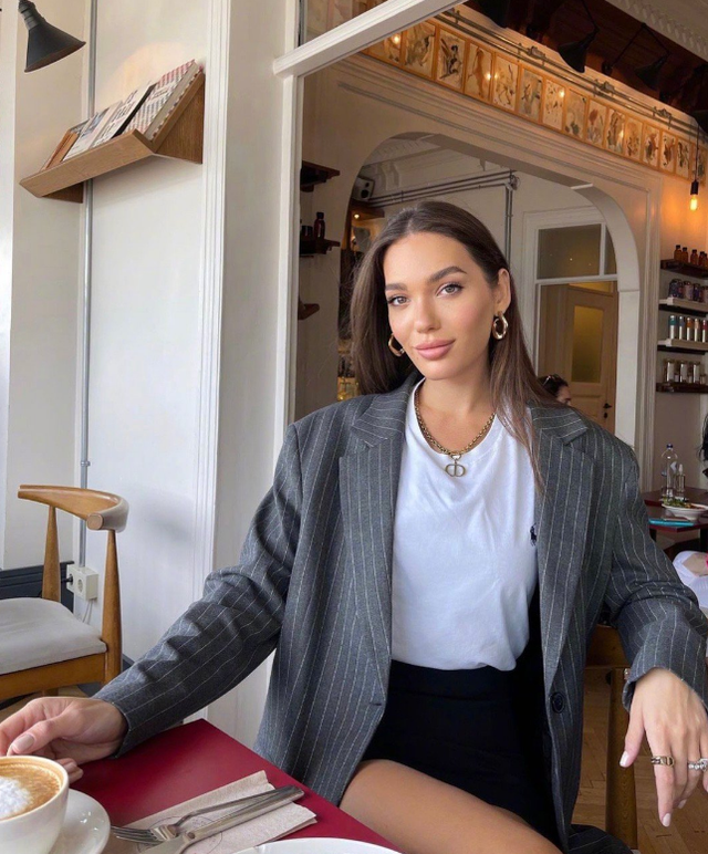 这位ins时尚穿搭博主，日常穿搭风格鲜明，却不夸张