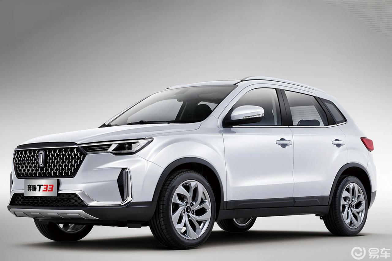 外观方面,奔腾t33沿用了老大哥t77的光影折学外观设计理念