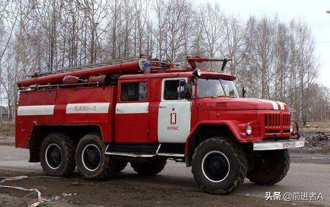 俄罗斯经典军车:吉尔131型军用卡车 近日,俄乌交战,战火四