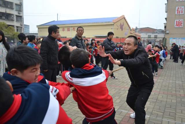 曾都区南郊中心小学举行2021年冬季运动会南郊中心小学,冬季运动会,学校体育教育,学生体质,团队合作精神