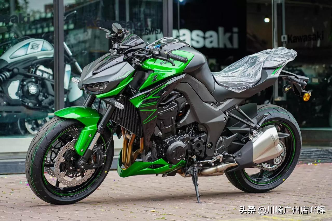 川崎z100022款四缸街车排量1043cc座高815mm车身154000