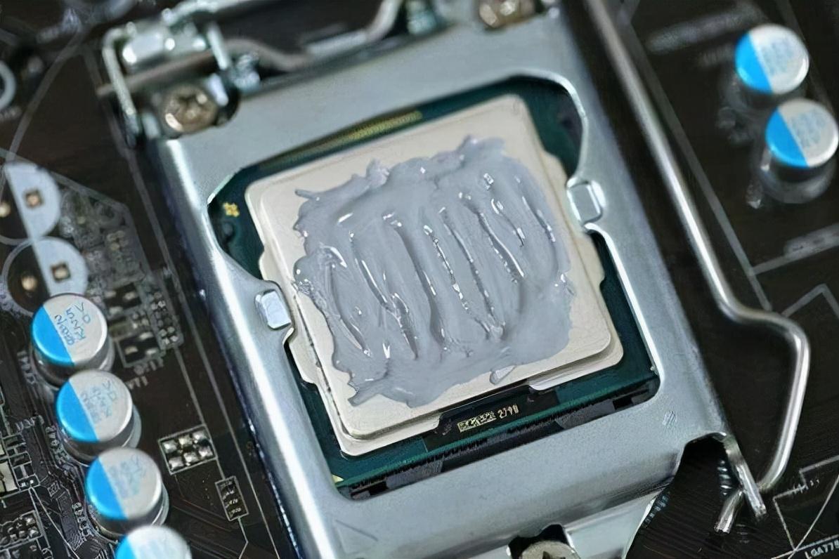 CPU硅脂多久换一次？只要弄懂硅脂是干什么的，就知道该怎么做了
