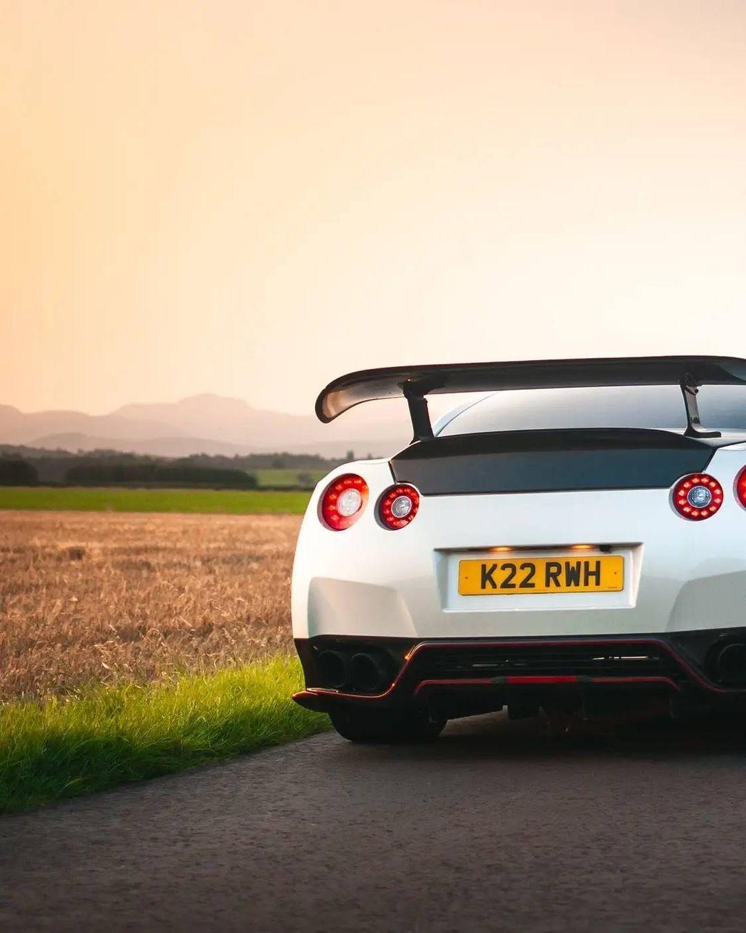 经典老车#夕阳下的#日产#gtr__懂车帝