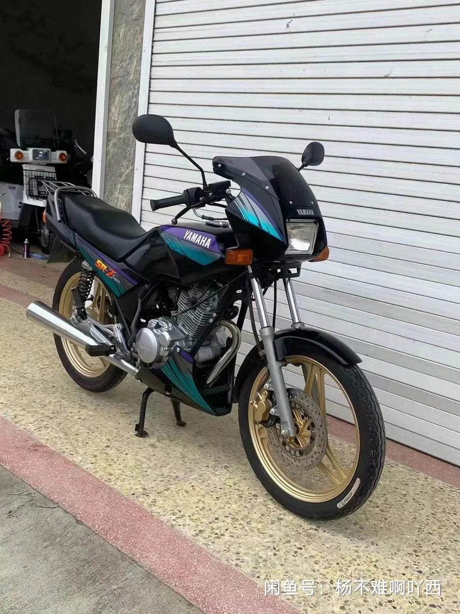 经典名车雅马哈劲豹150九十年代的名车当时价格198万拥有一台这车是